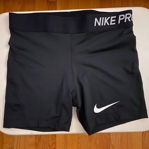 Youth Medium Black Nike Pros